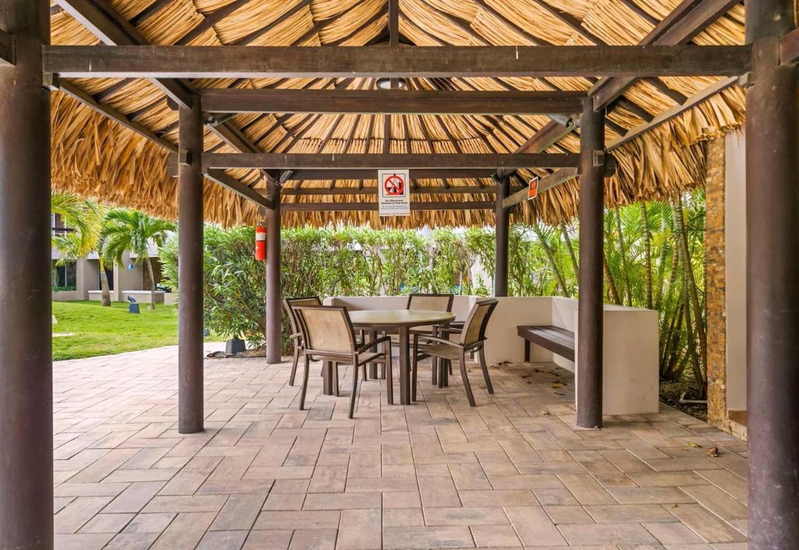 Eagle Beach Luxury House, Walking Distance To The Beach Palm Beach ภายนอก รูปภาพ
